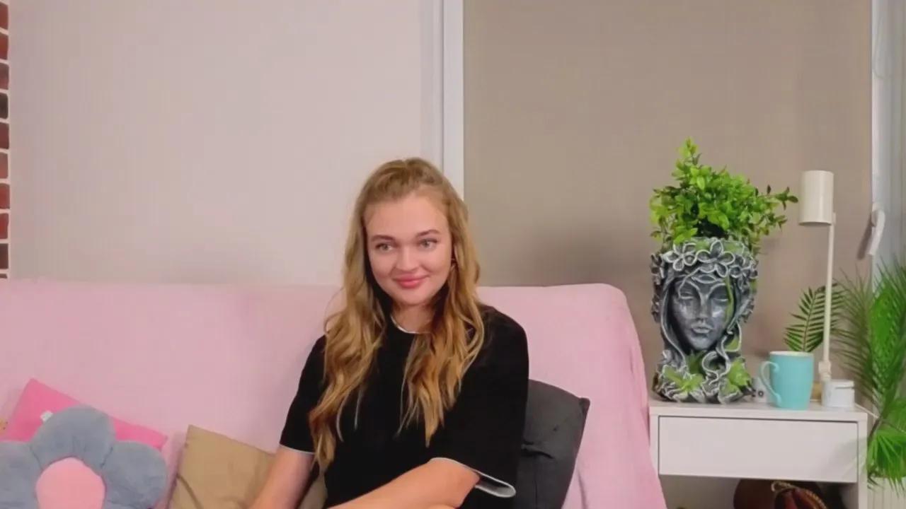 LorriHosch on Cam4 