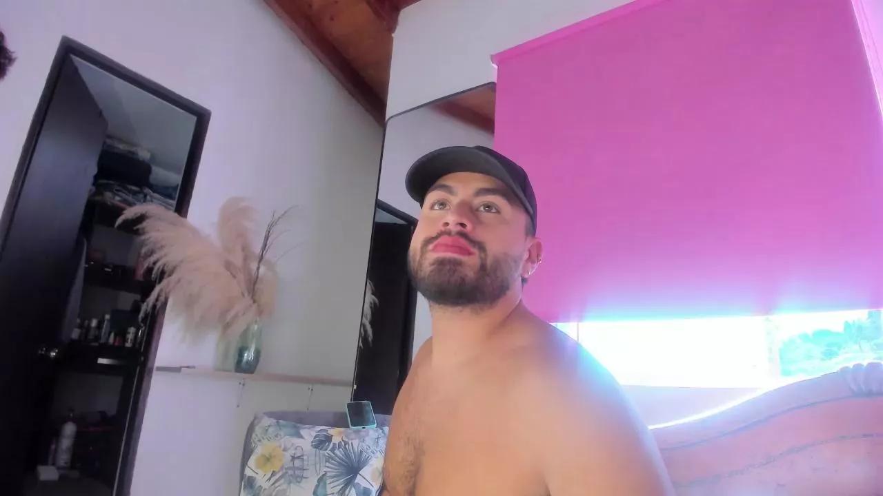 los_Juanes on Cam4 