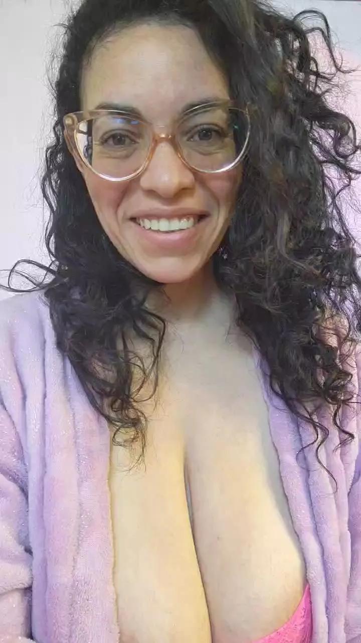 Lucci_Lovee on Cam4 