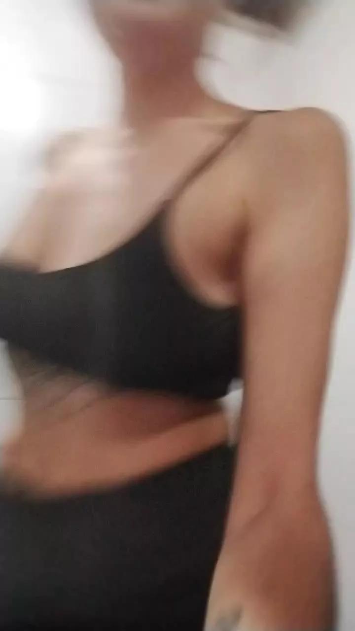 lulihot6 on Cam4 