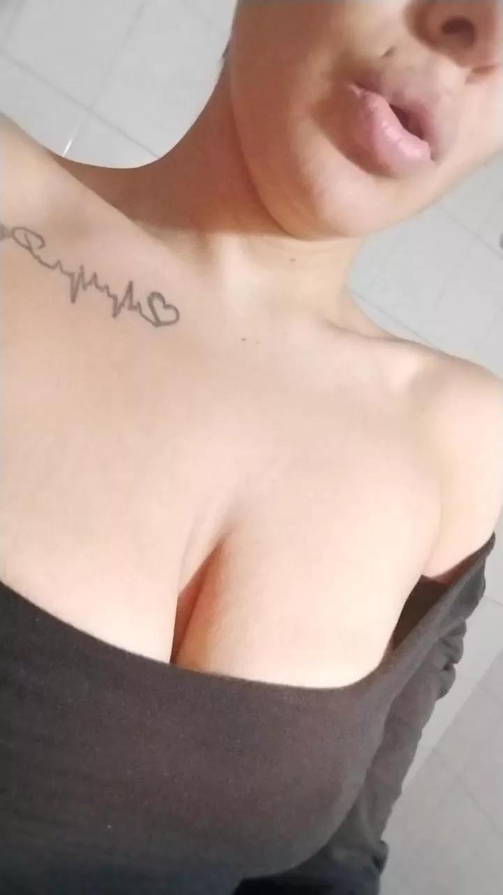 lulihot6 on Cam4 