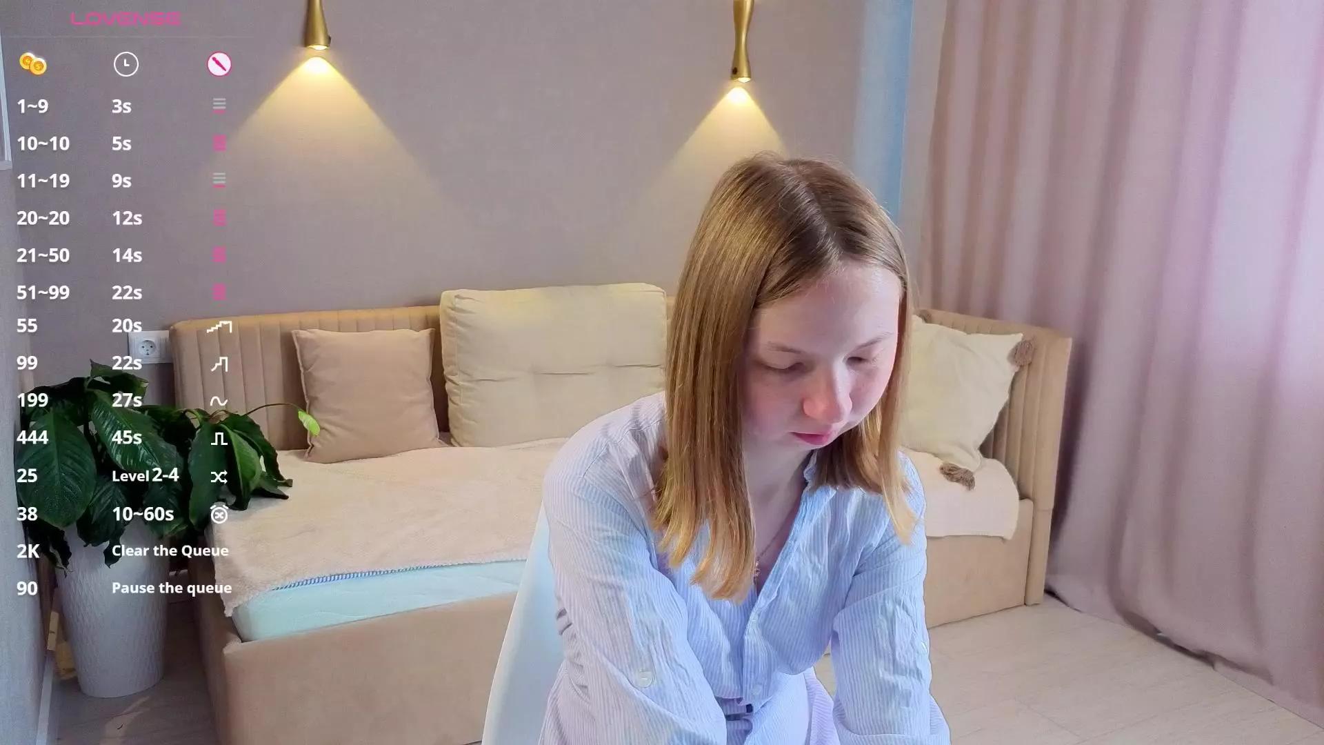 LuluLight on Cam4 