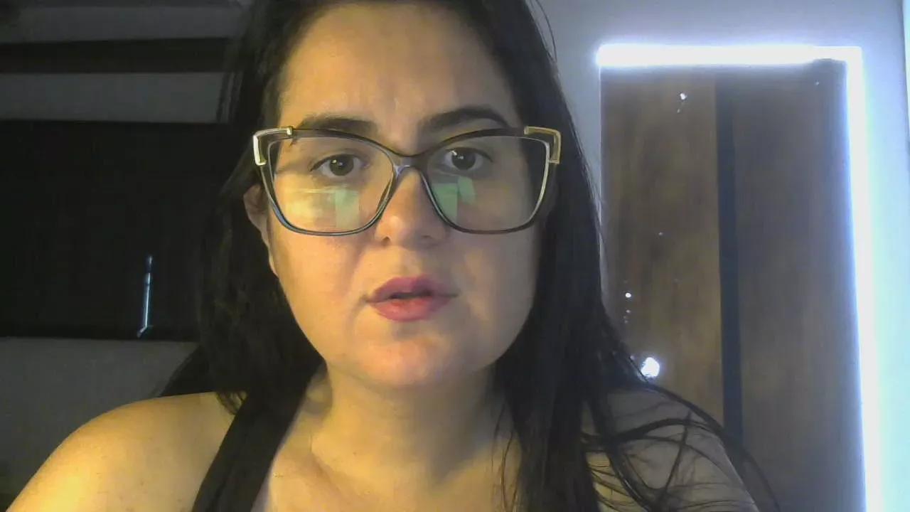Lunnya on Cam4 