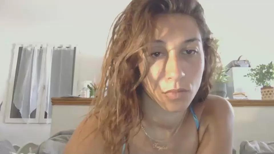 Lyly_laurensaa on Cam4 