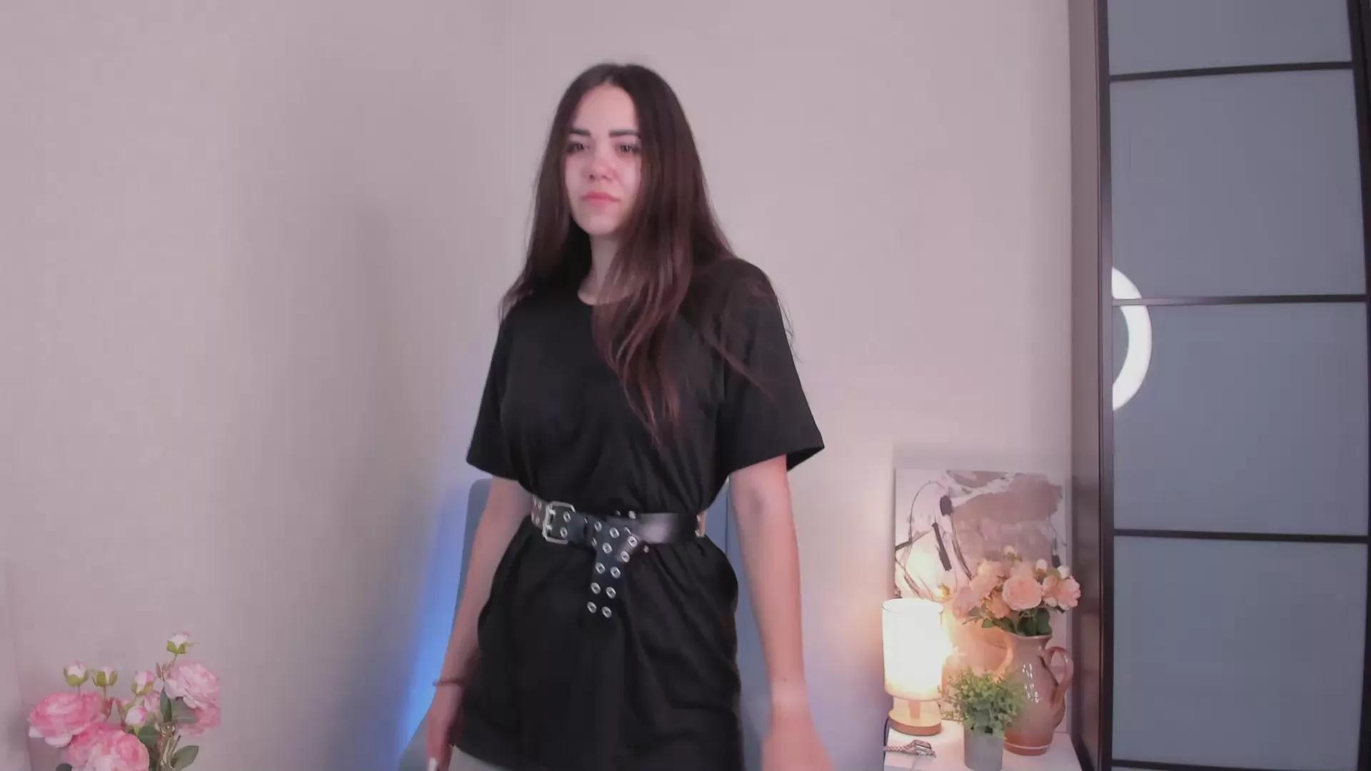 LynneBonde on Cam4 