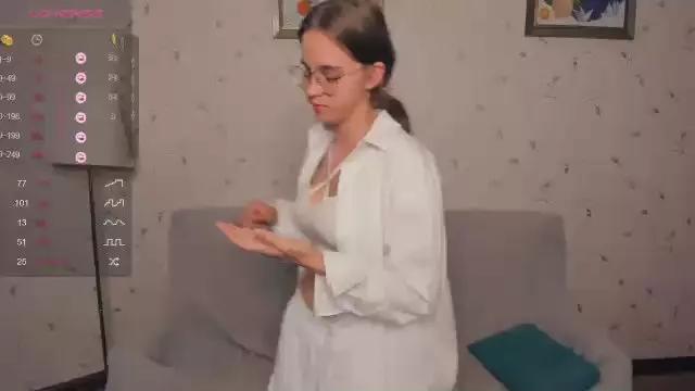 LynneCrust on Cam4 