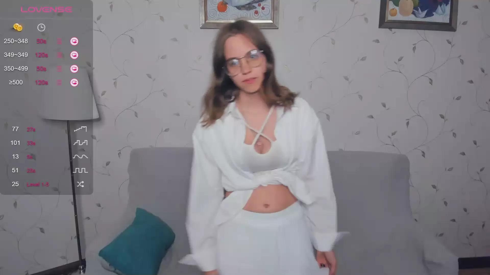 LynneCrust on Cam4 