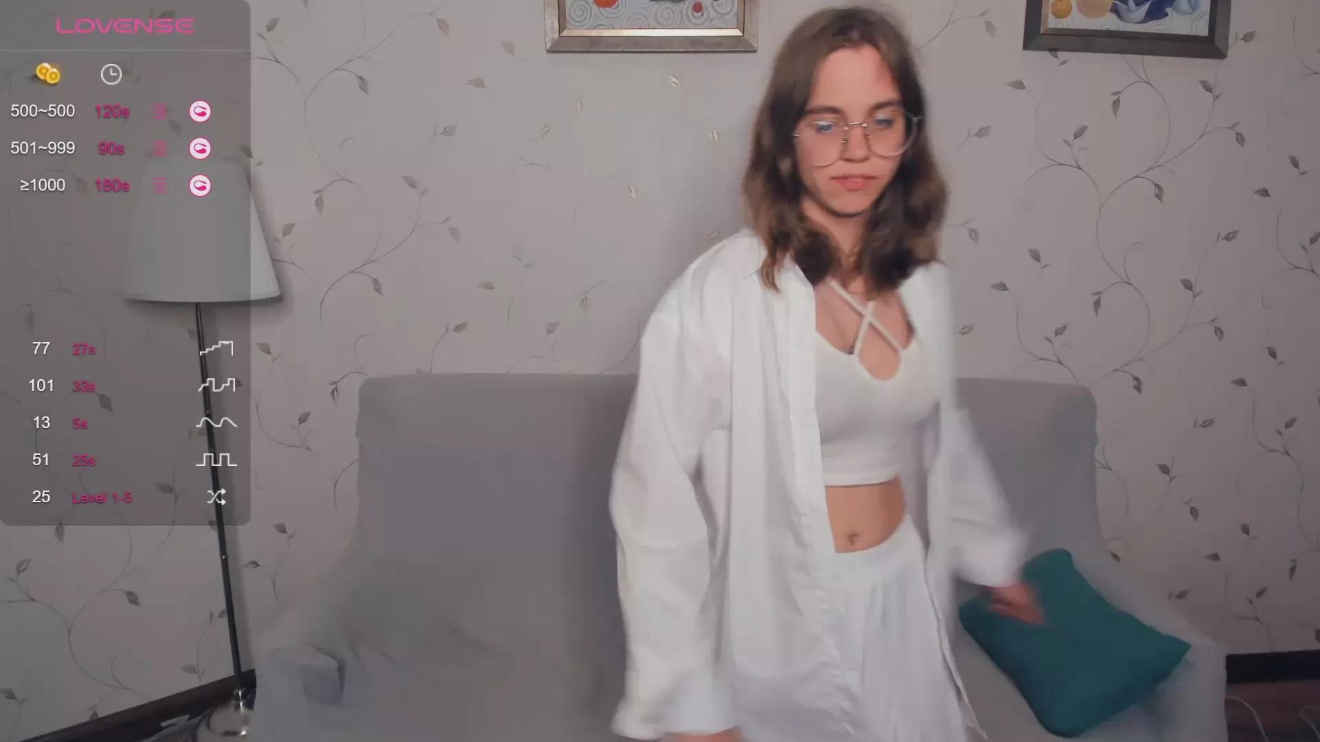 LynneCrust on Cam4 