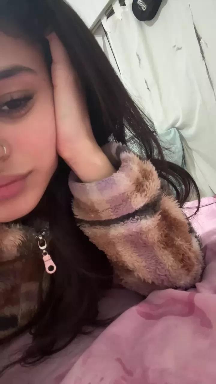 Maddydoll on Cam4 