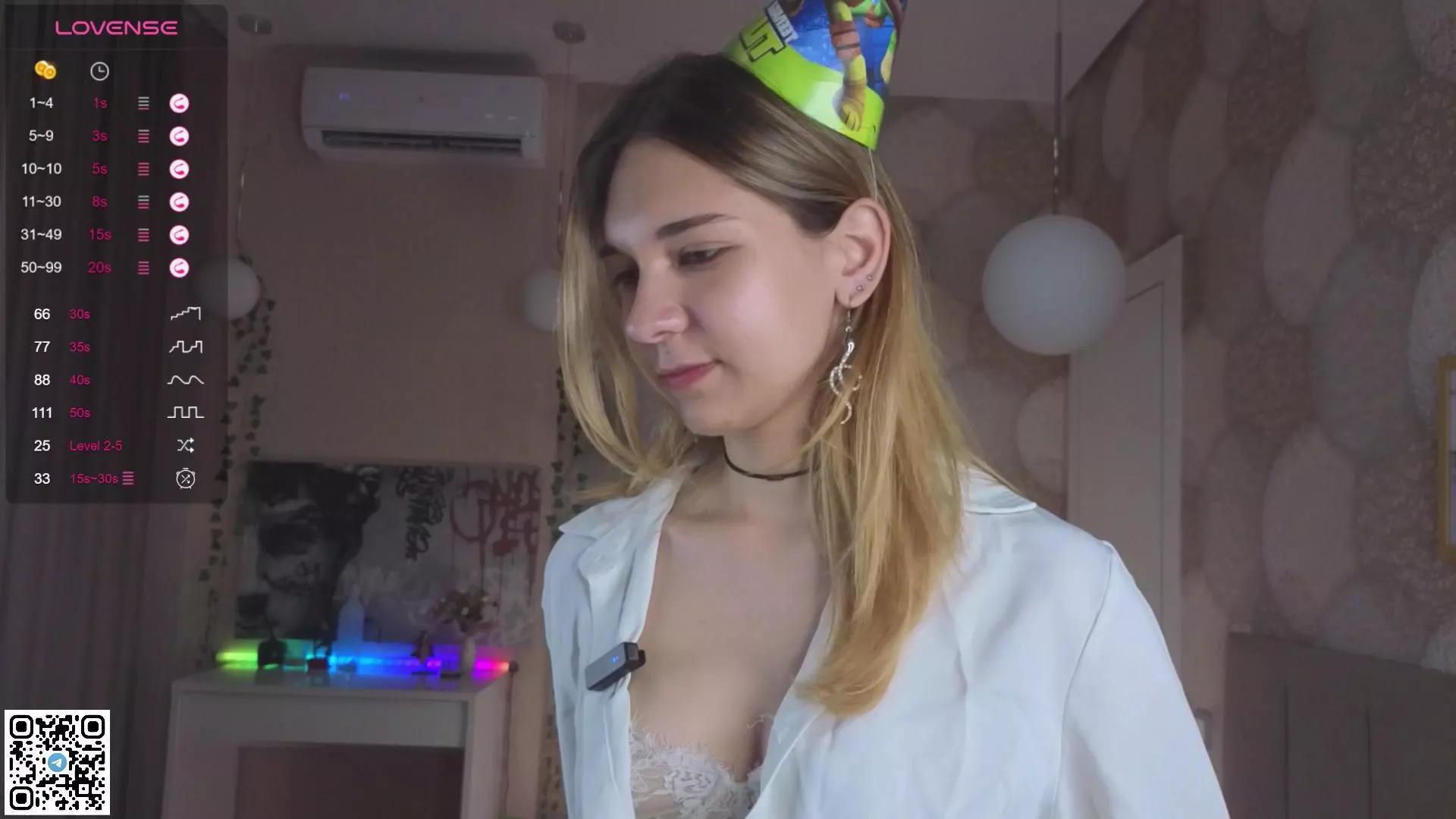 MaeAlison on Cam4 