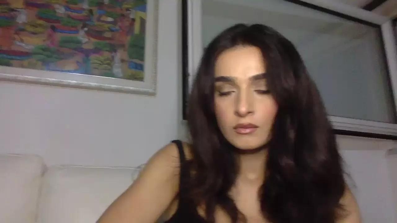 maia183 on Cam4 