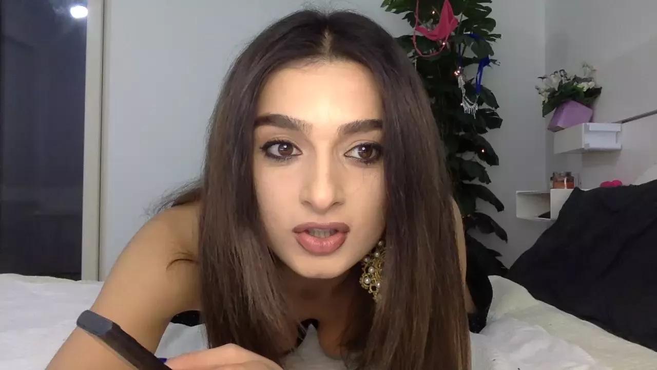 maia183 on Cam4 