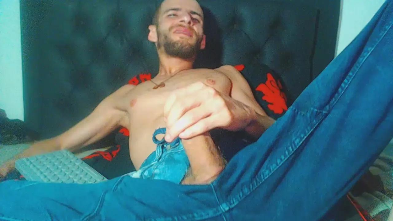 Offline maihton77 on Cam4