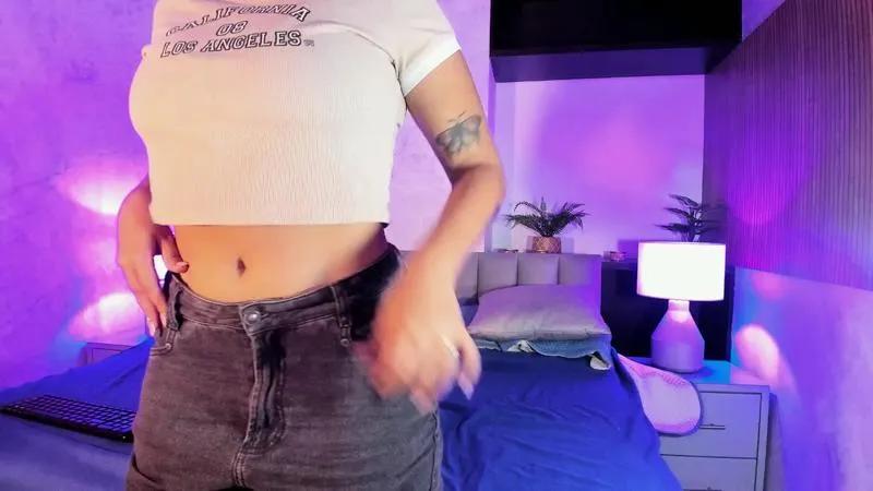 Meggy_Mae on Cam4 