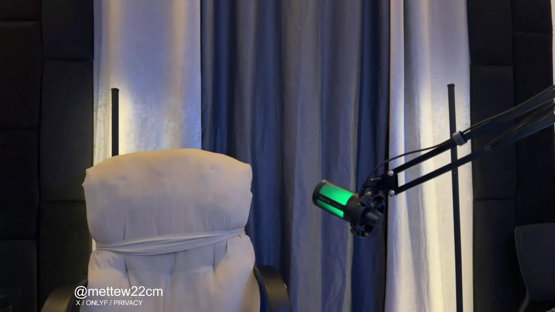 mettew22c on Cam4 