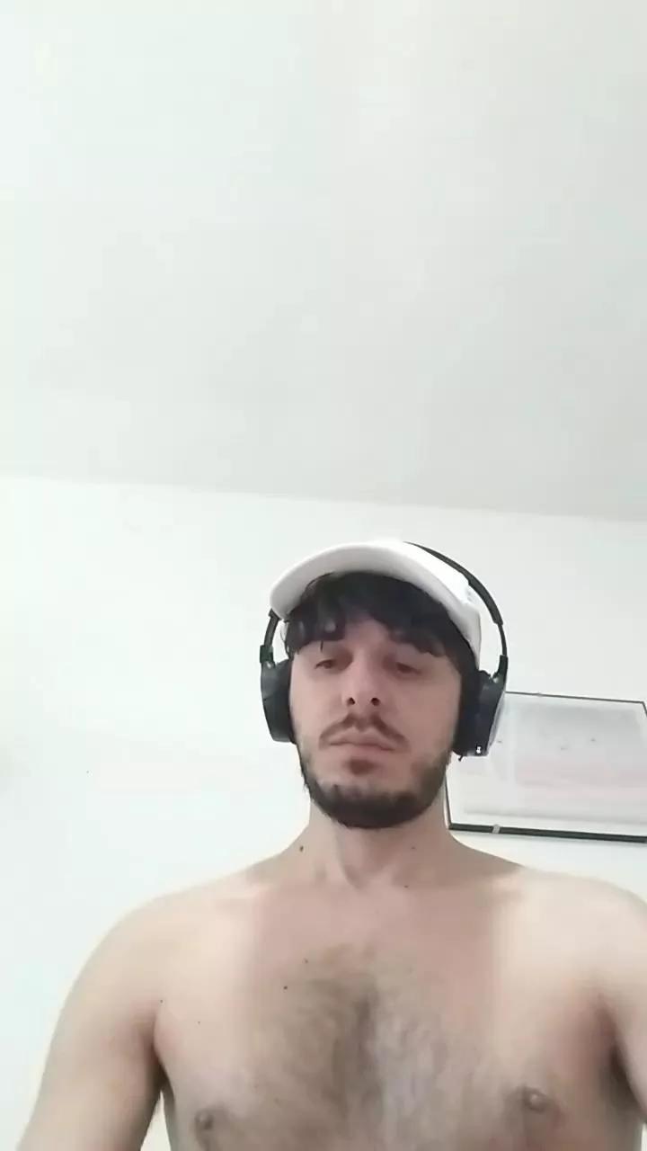 Mew2pup on Cam4 