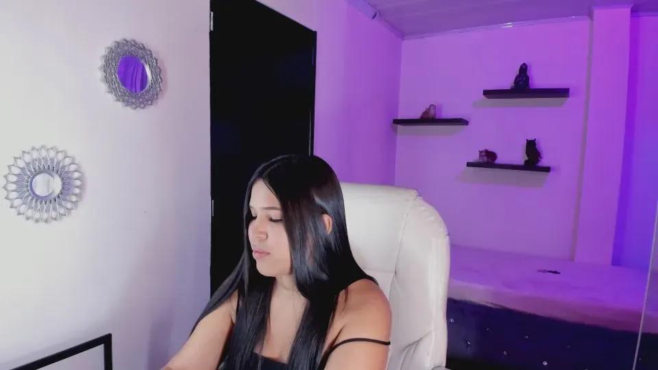 Miiss_Greyy on Cam4 