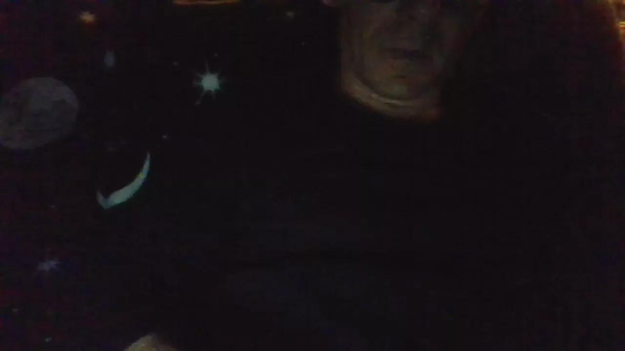 Mikigin on Cam4 