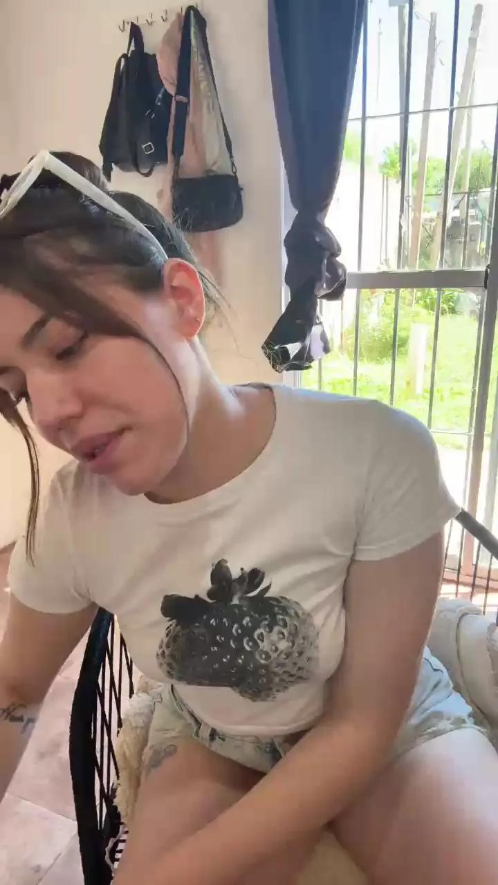 Offline Milagrosso on Cam4