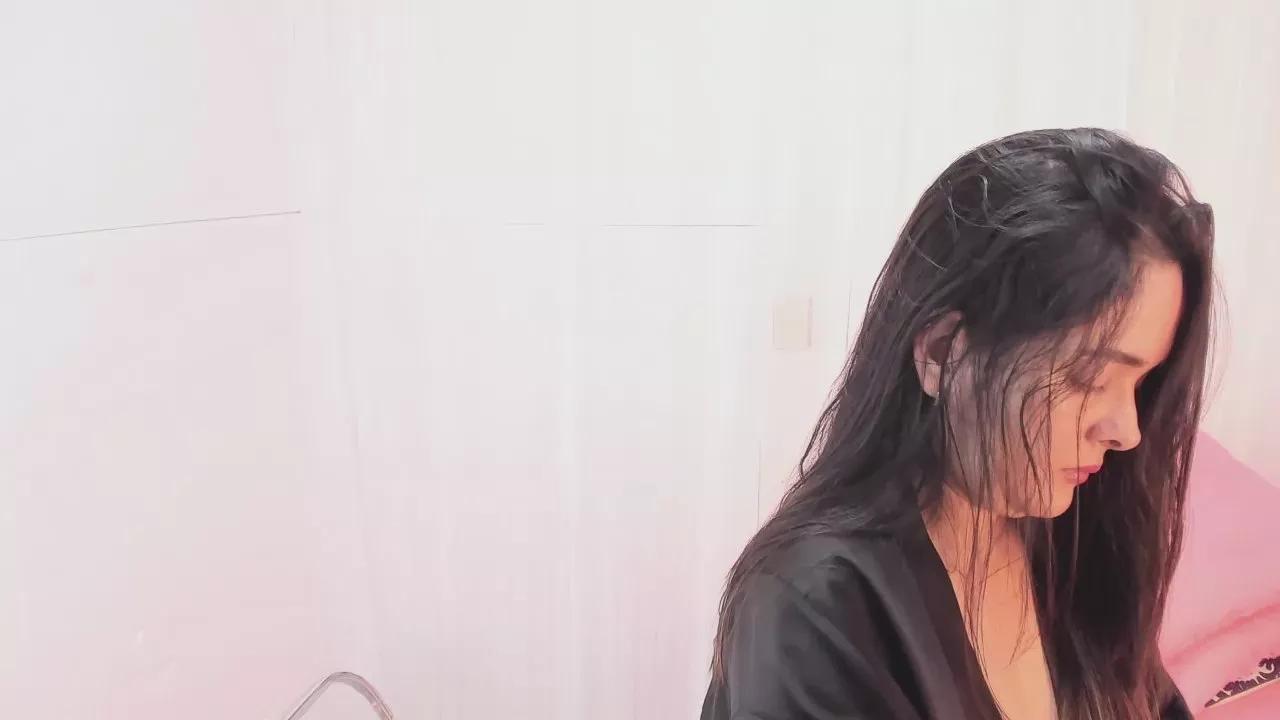 miss_alhy on Cam4 