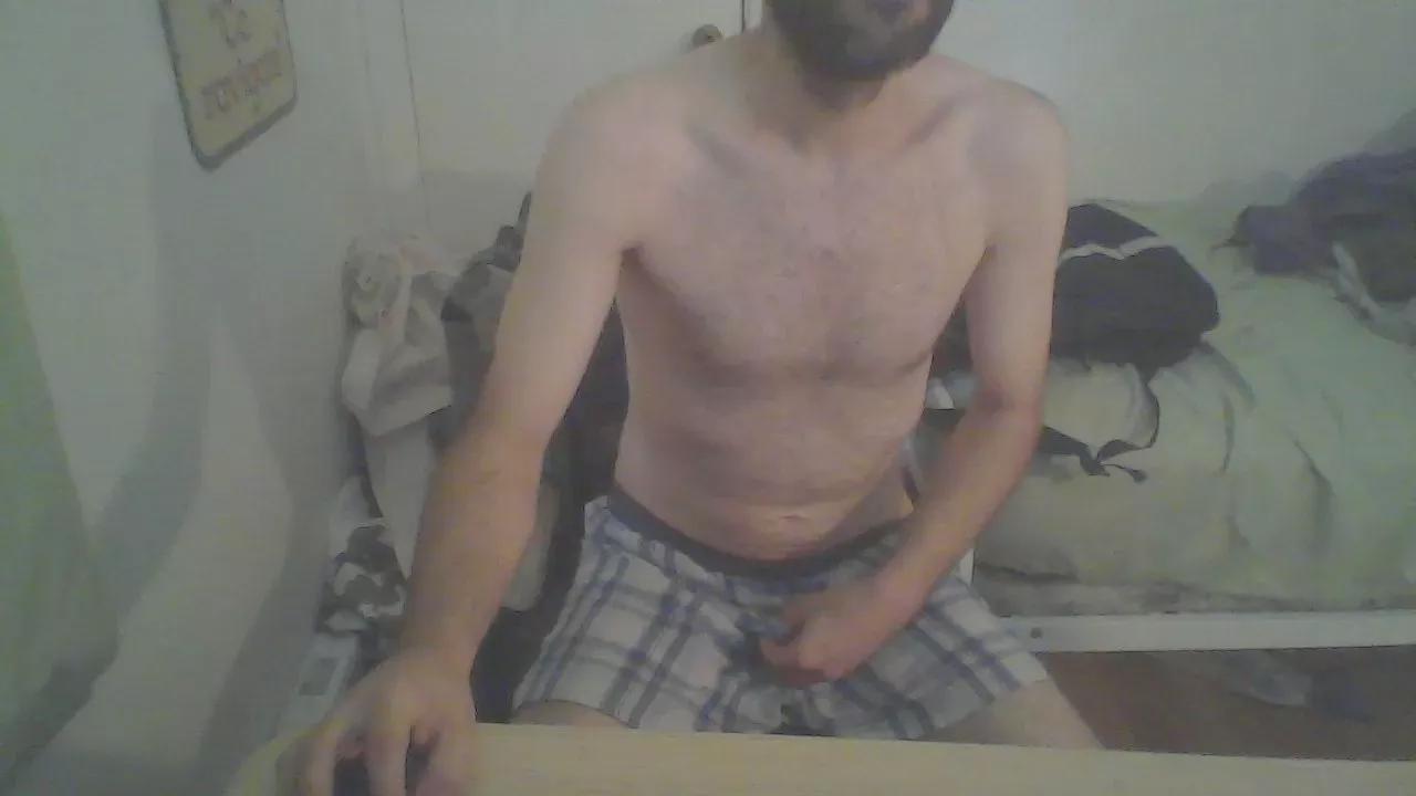 Mitchum1986 on Cam4 