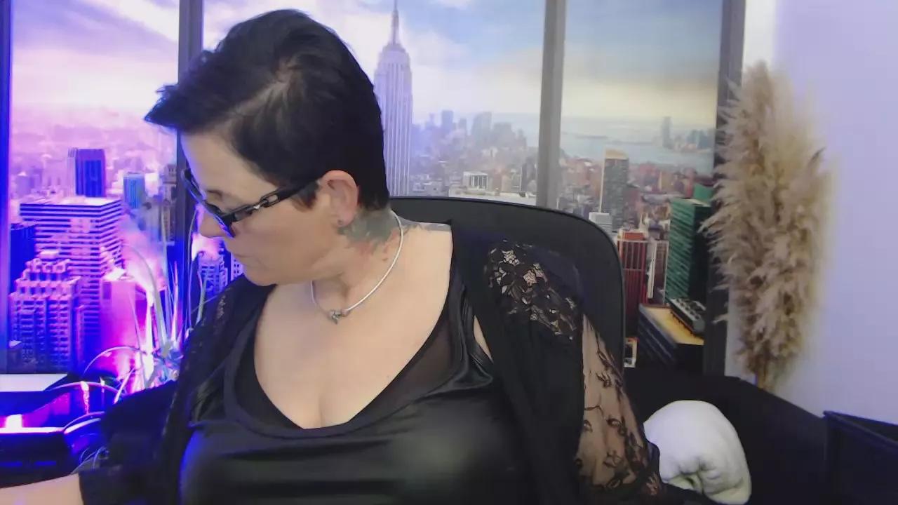 MollySun2 on Cam4 