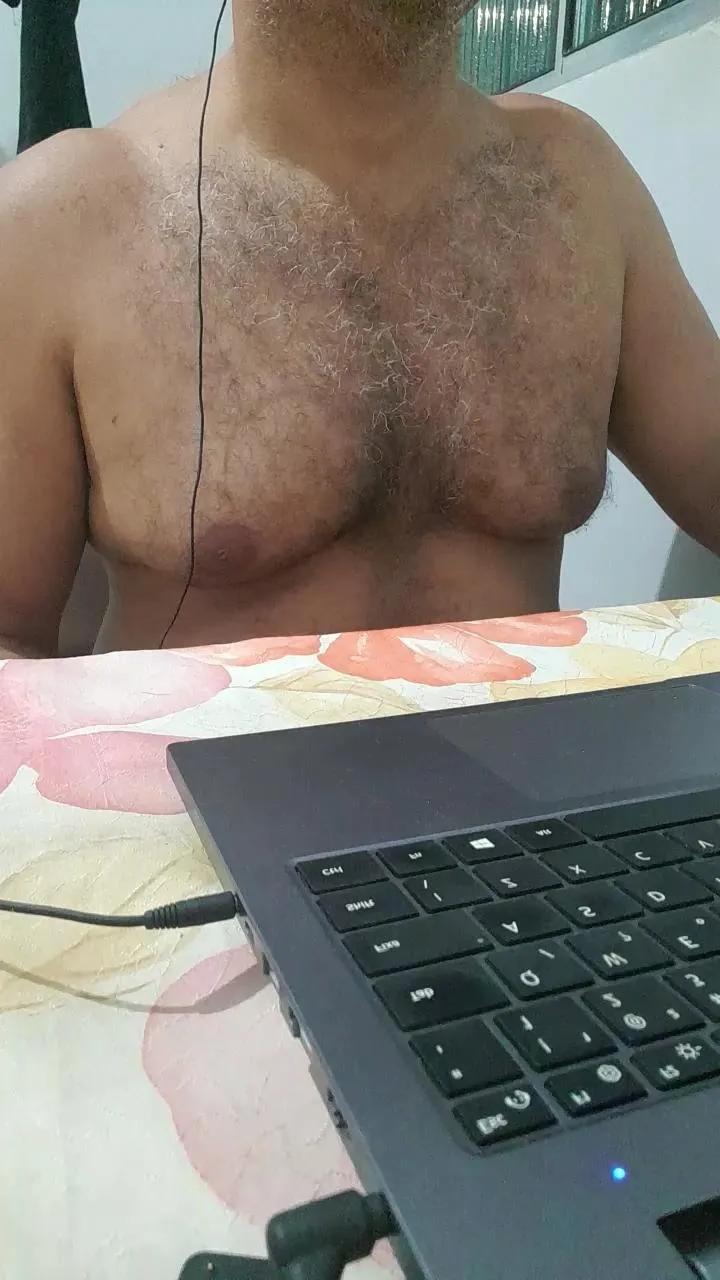 Morenodiscret35 on Cam4