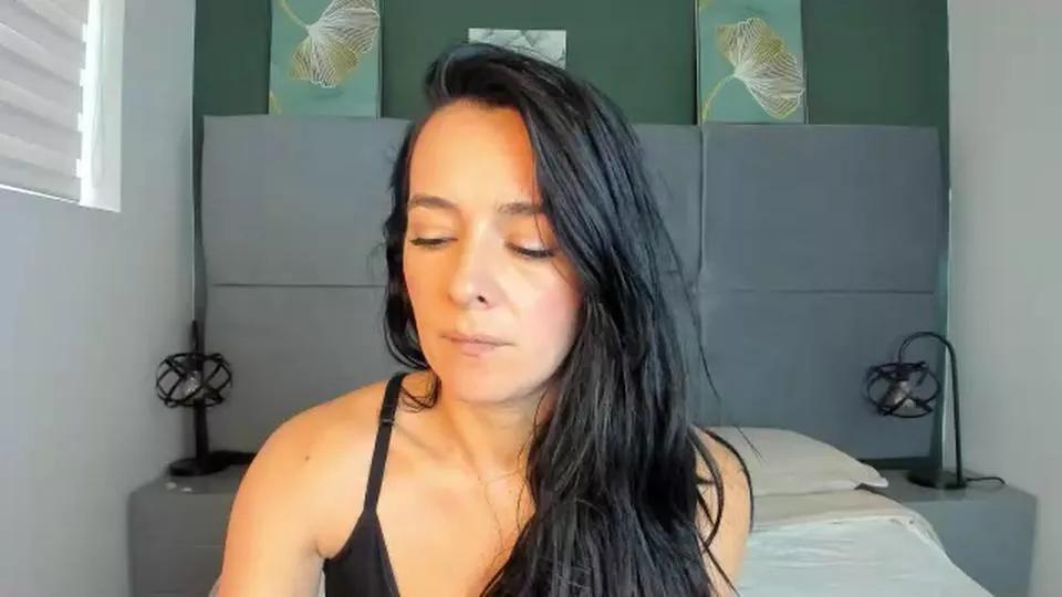 mystic_carito on Cam4 