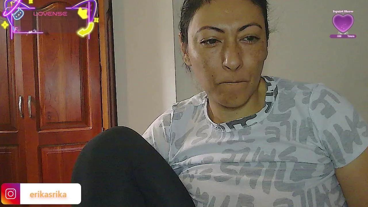 NanaJuicy on Cam4 
