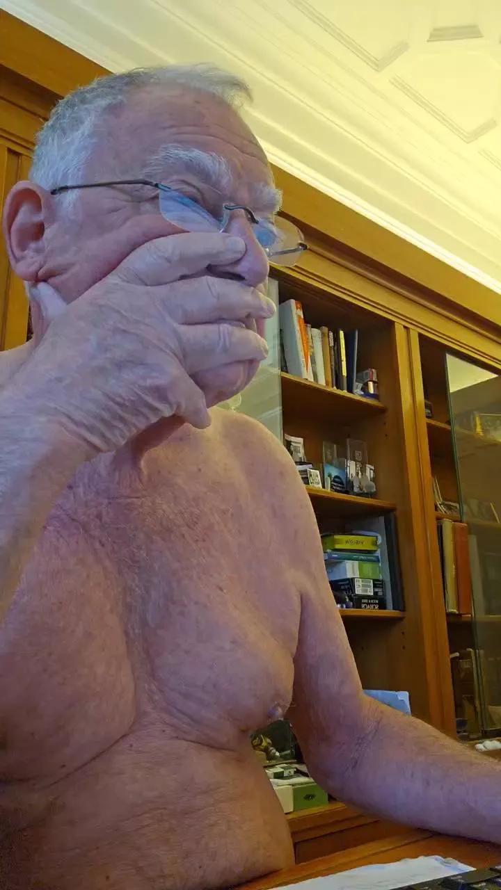 needitt2 on Cam4 