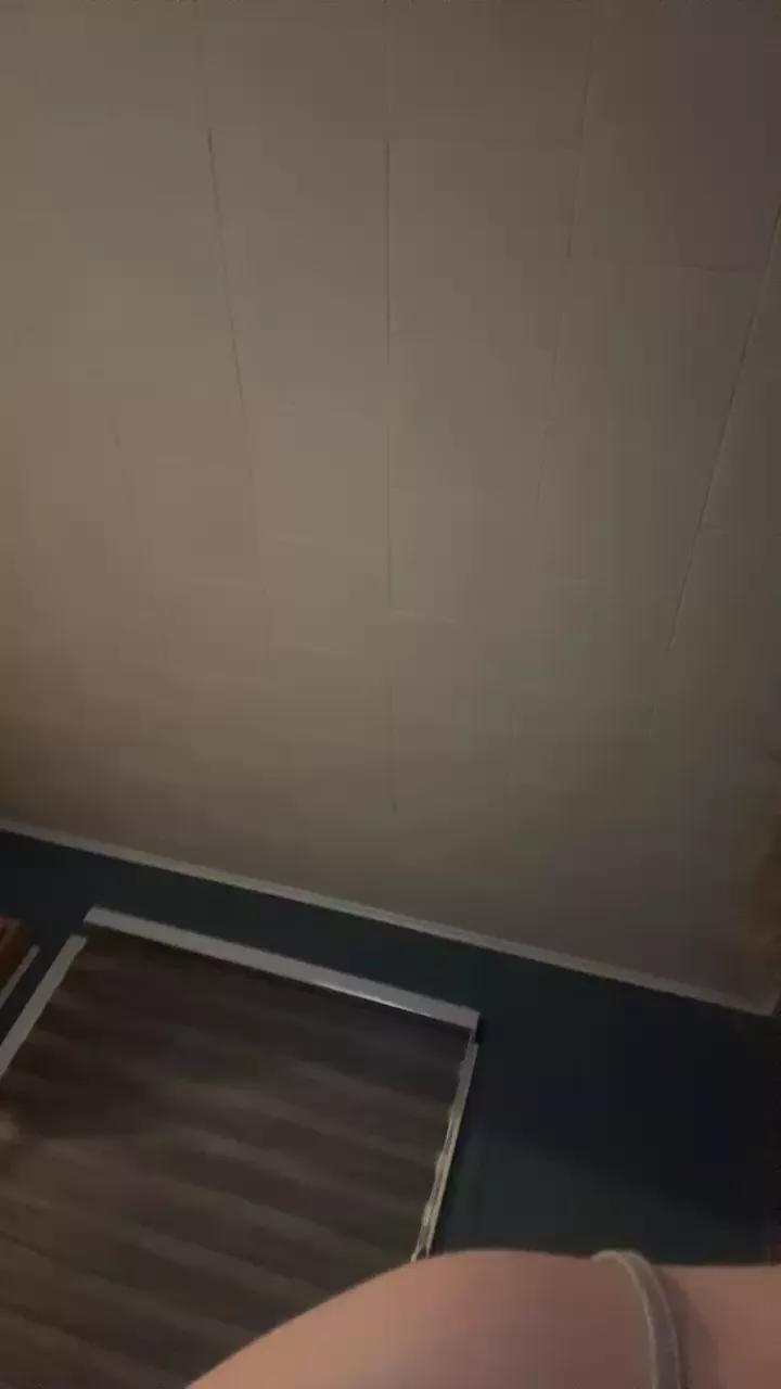 Newfie699 on Cam4 