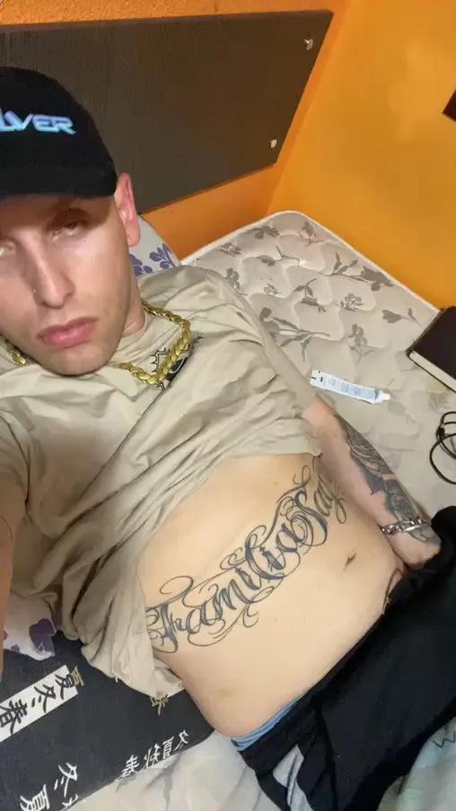Novinhotatooo on Cam4