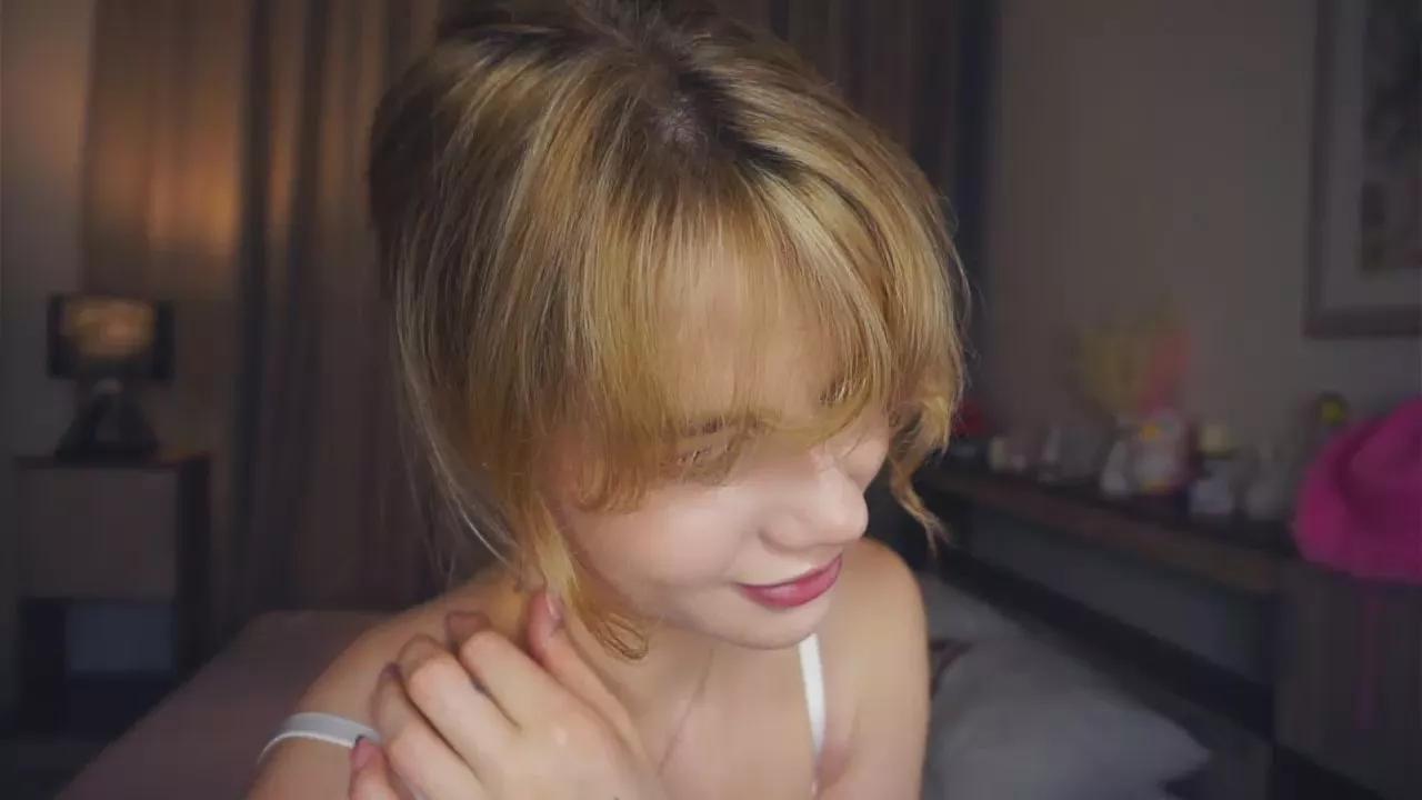OronaNengl on Cam4 