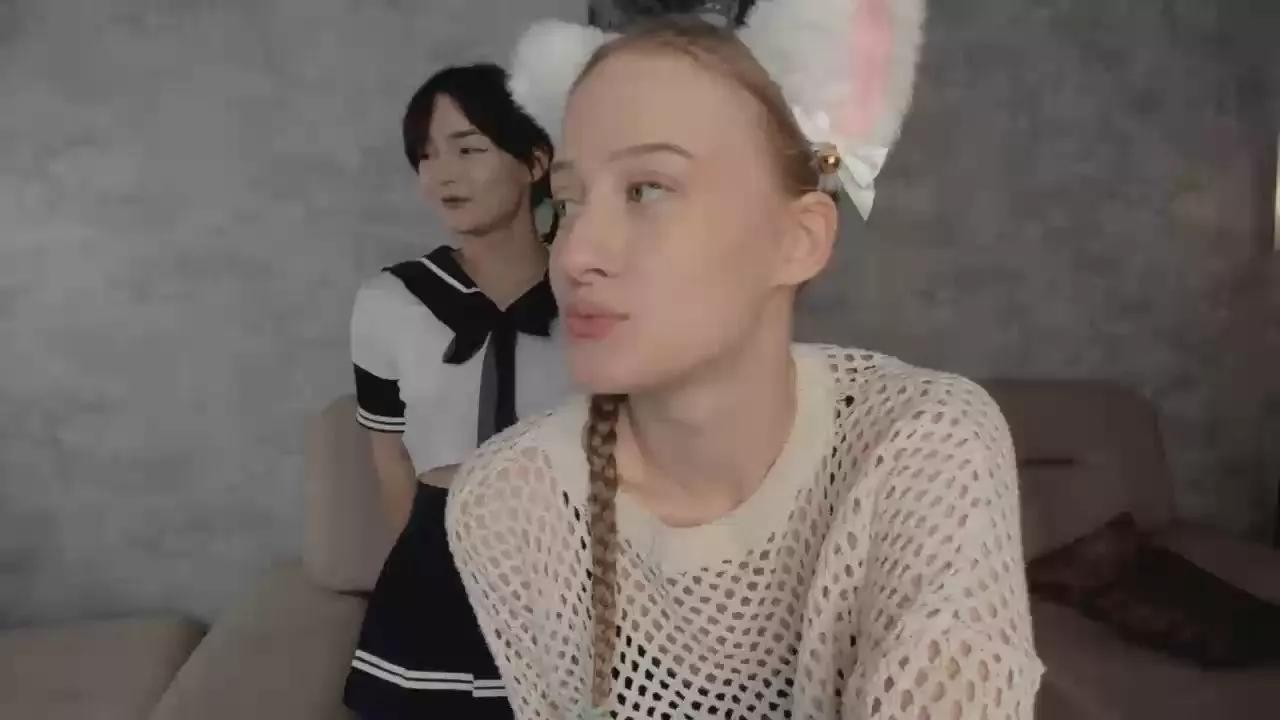 PhilomenaDowdey on Cam4 