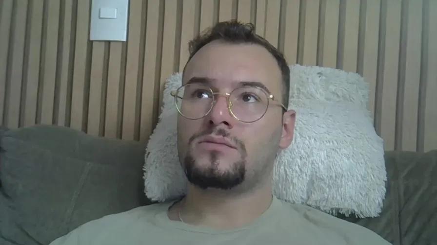 Offline Piazaocwbbb on Cam4