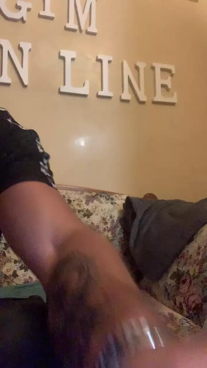Piedisexy81 on Cam4 
