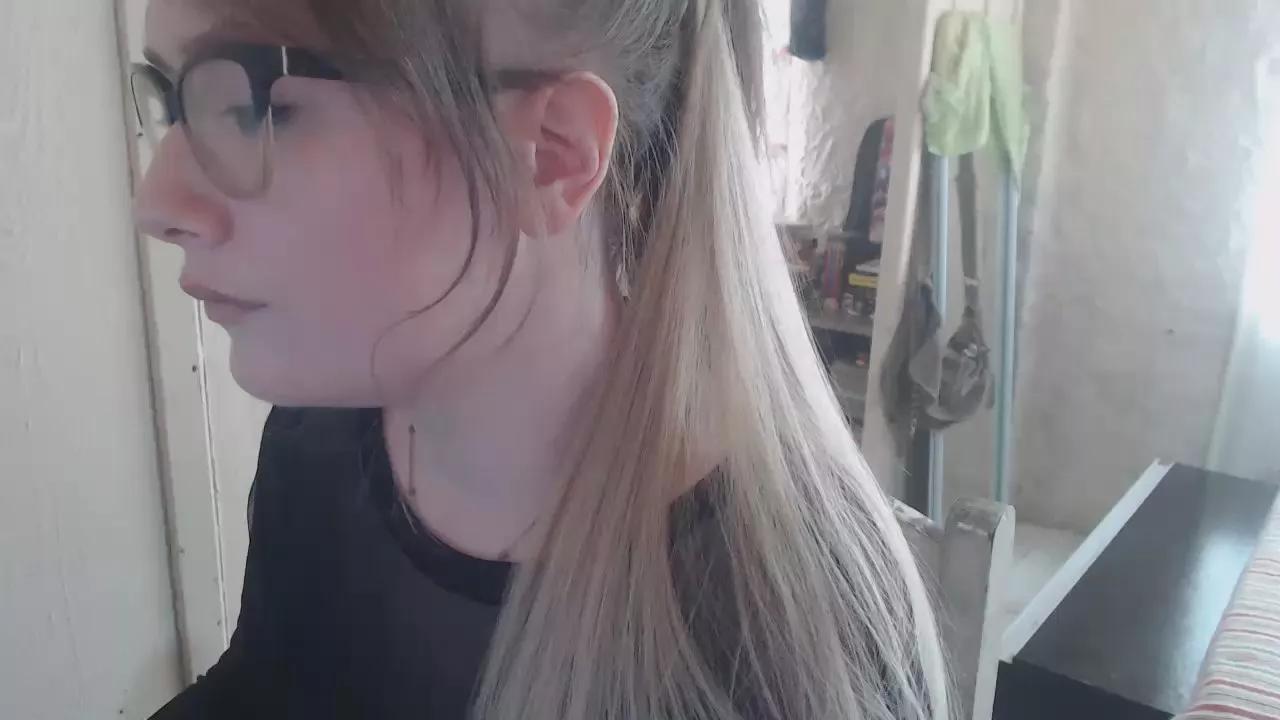 pompom_ on Cam4 