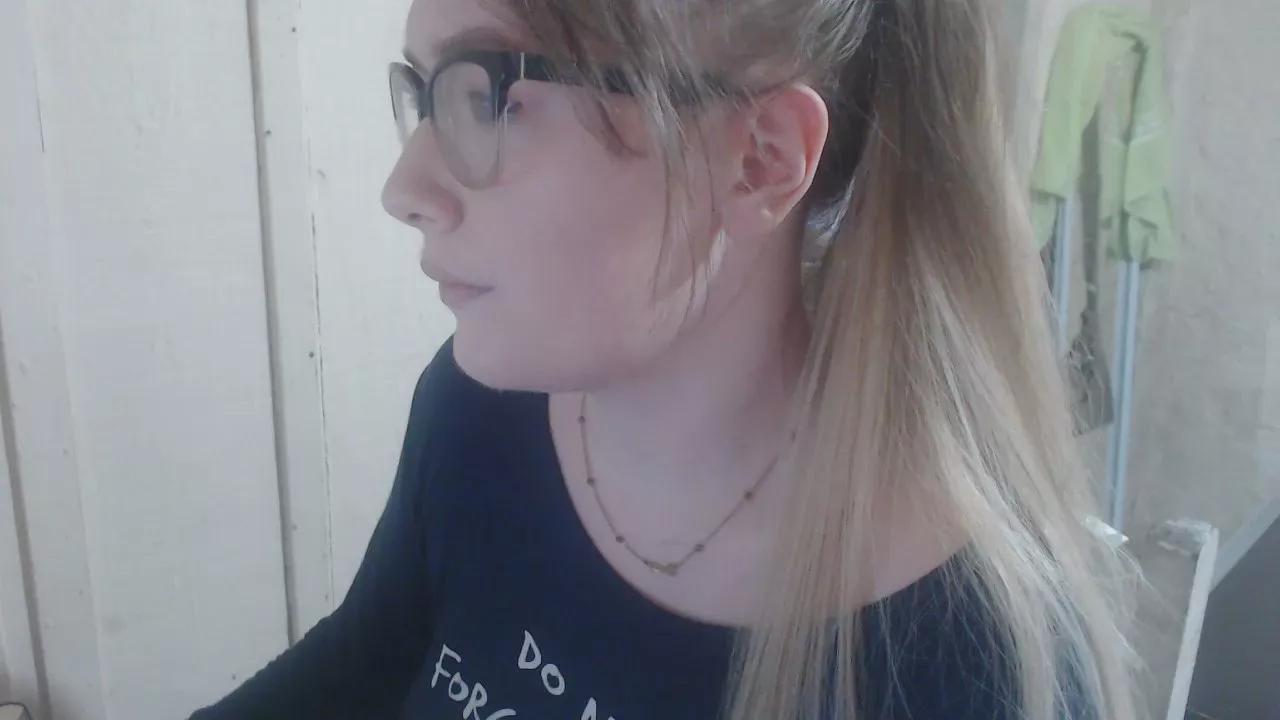 pompom_ on Cam4 