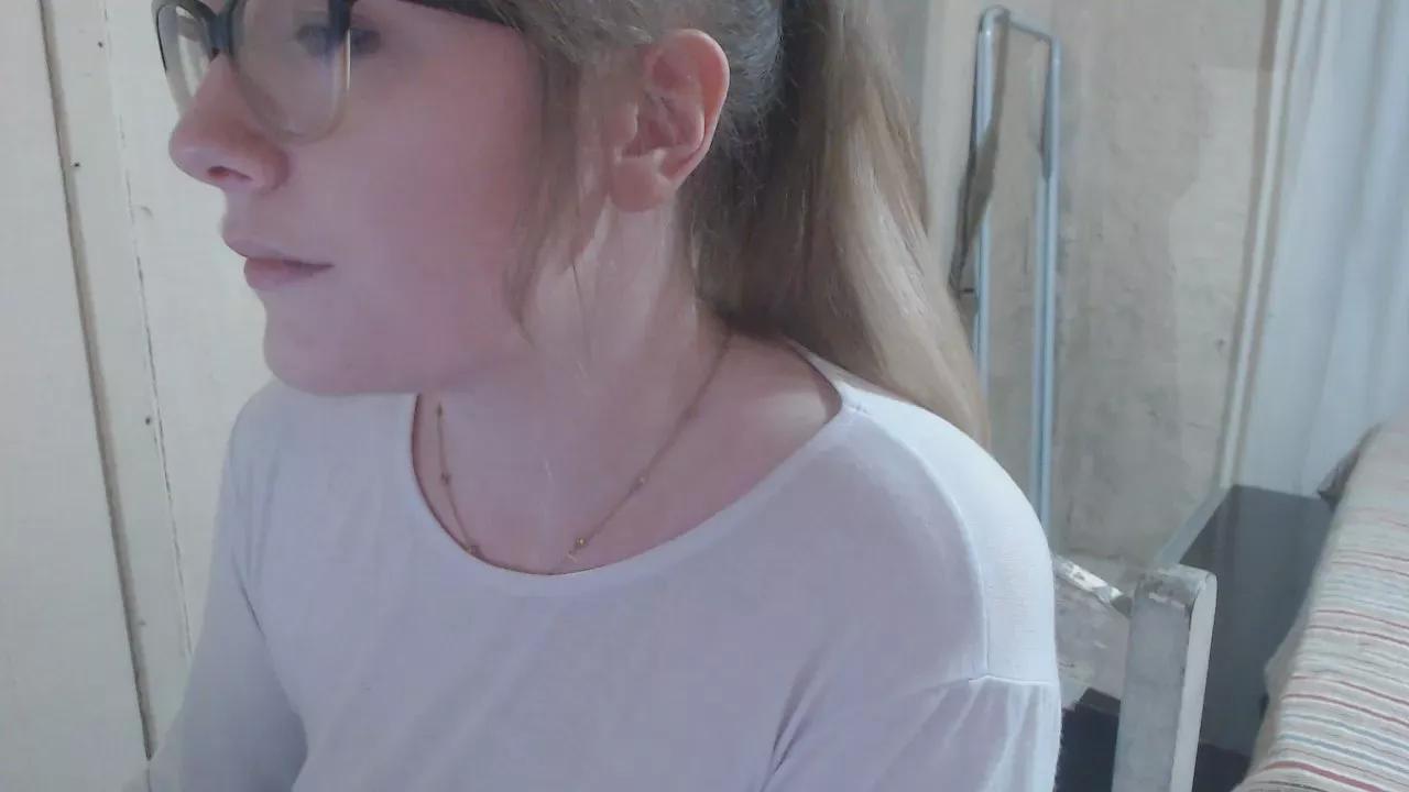 pompom_ on Cam4 