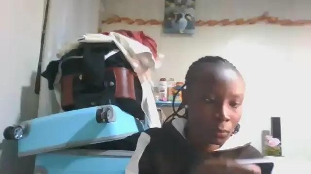 Offline Preciousfay on Cam4