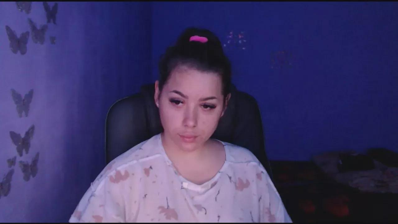 PrettyJullie on Cam4 