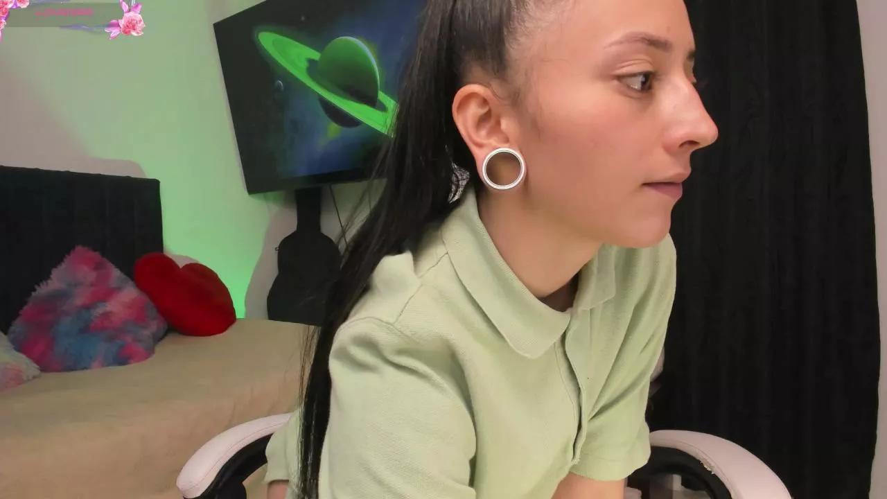 Queen_Lia on Cam4 