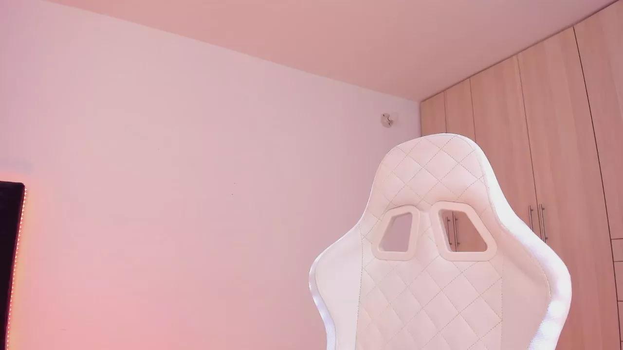 Queen_Lia on Cam4 