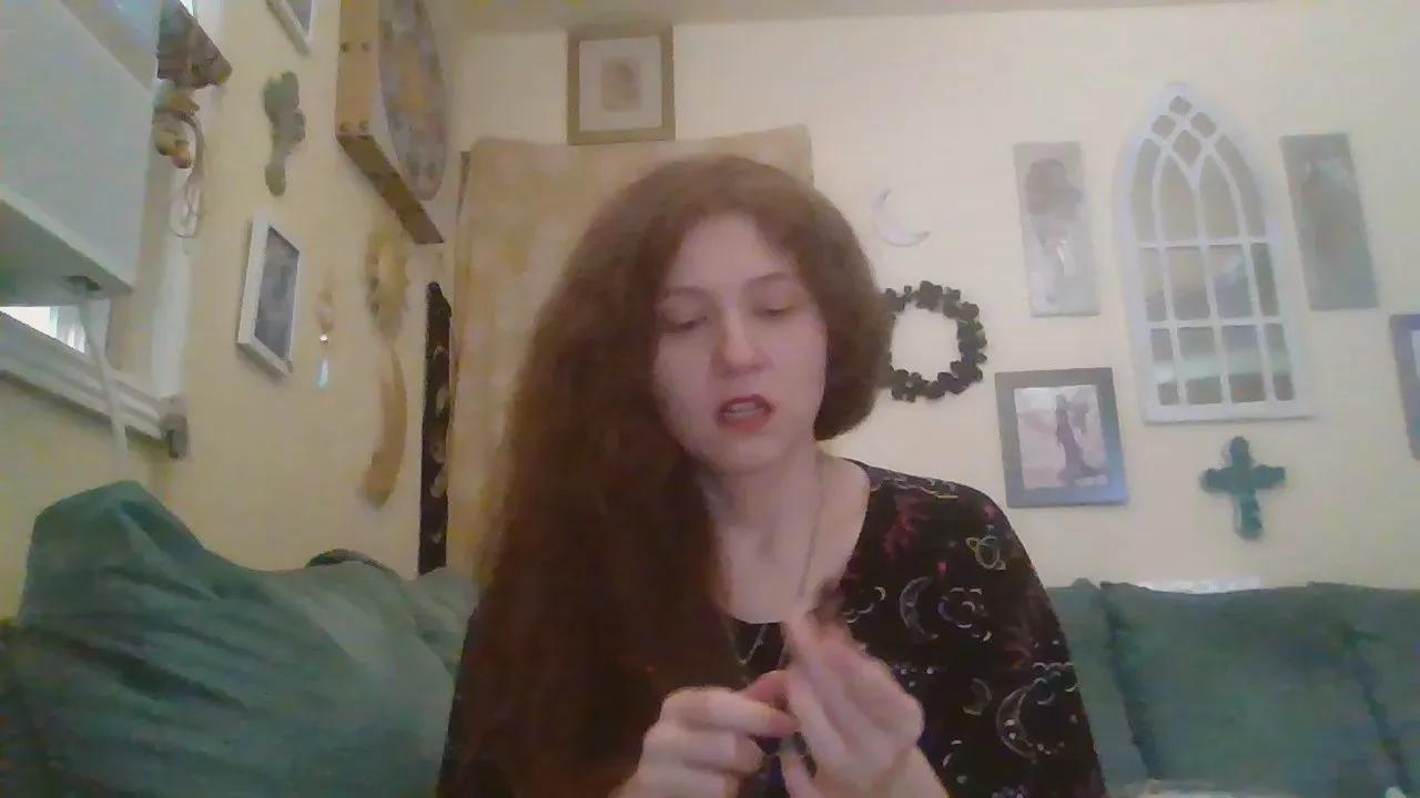 QueenCrimson on Cam4 