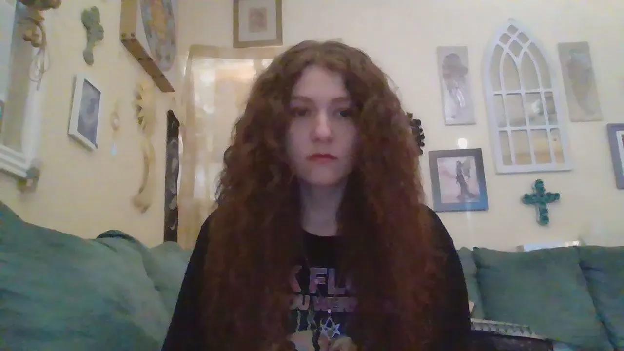 QueenCrimson on Cam4