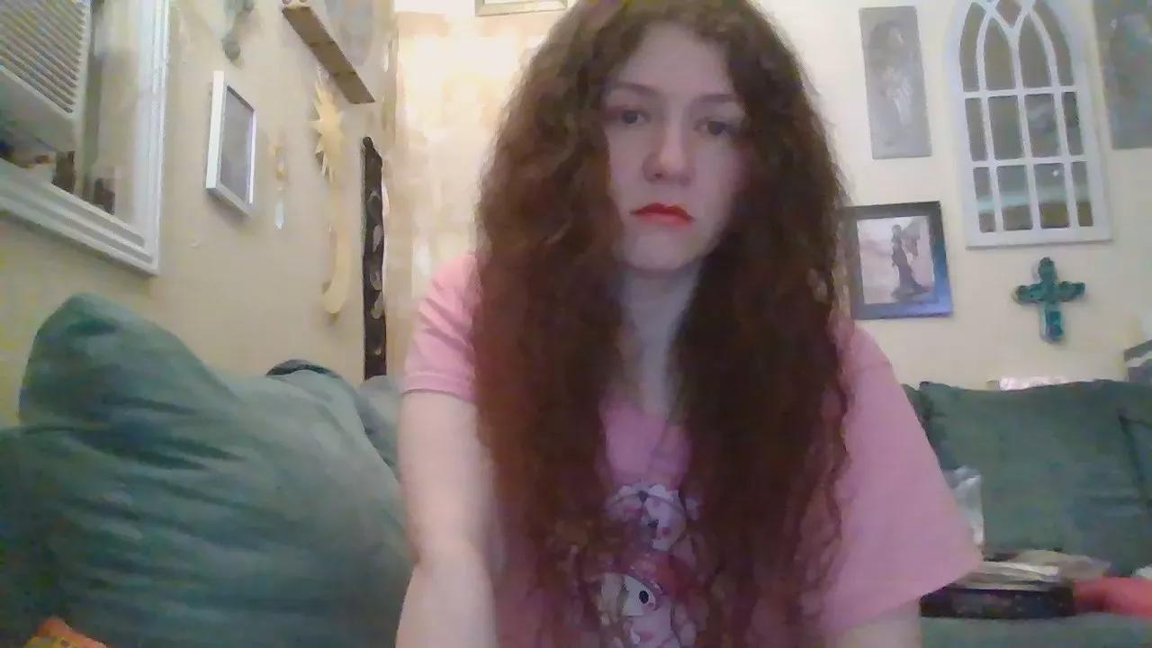 QueenCrimson on Cam4 