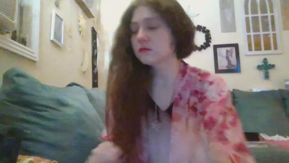 QueenCrimson on Cam4 
