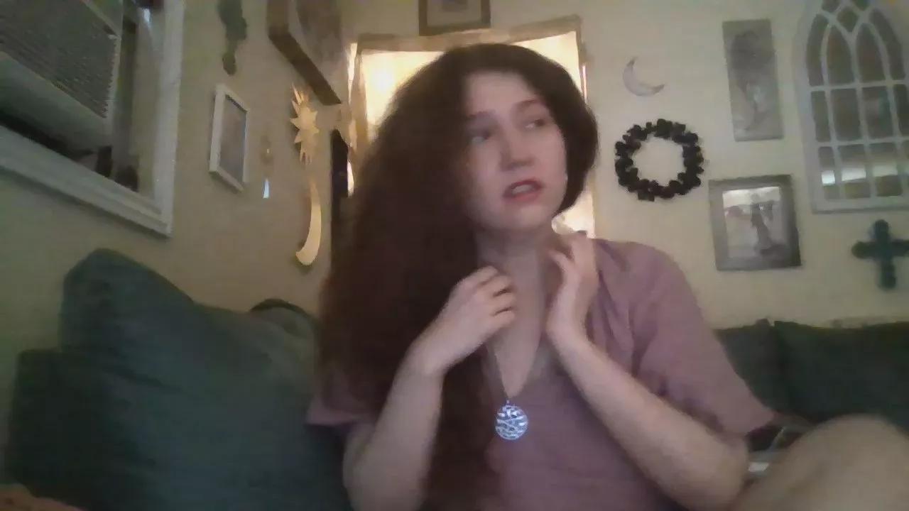 QueenCrimson on Cam4 