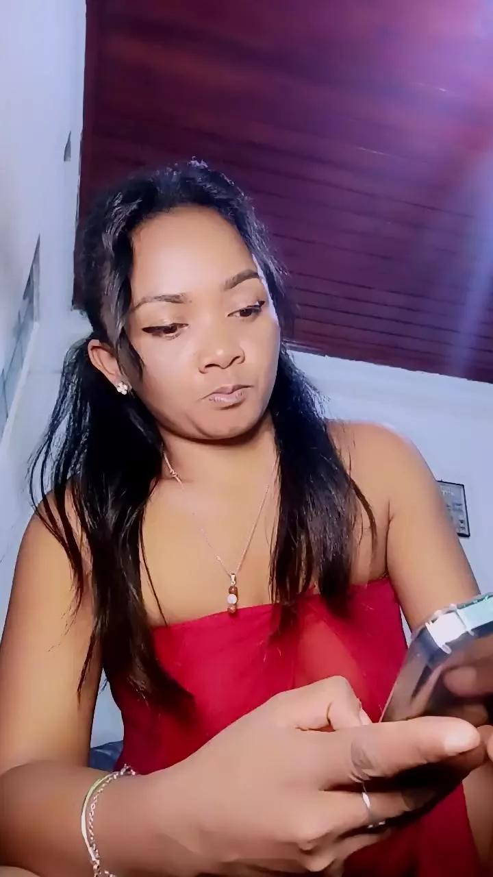 queenny1 on Cam4 