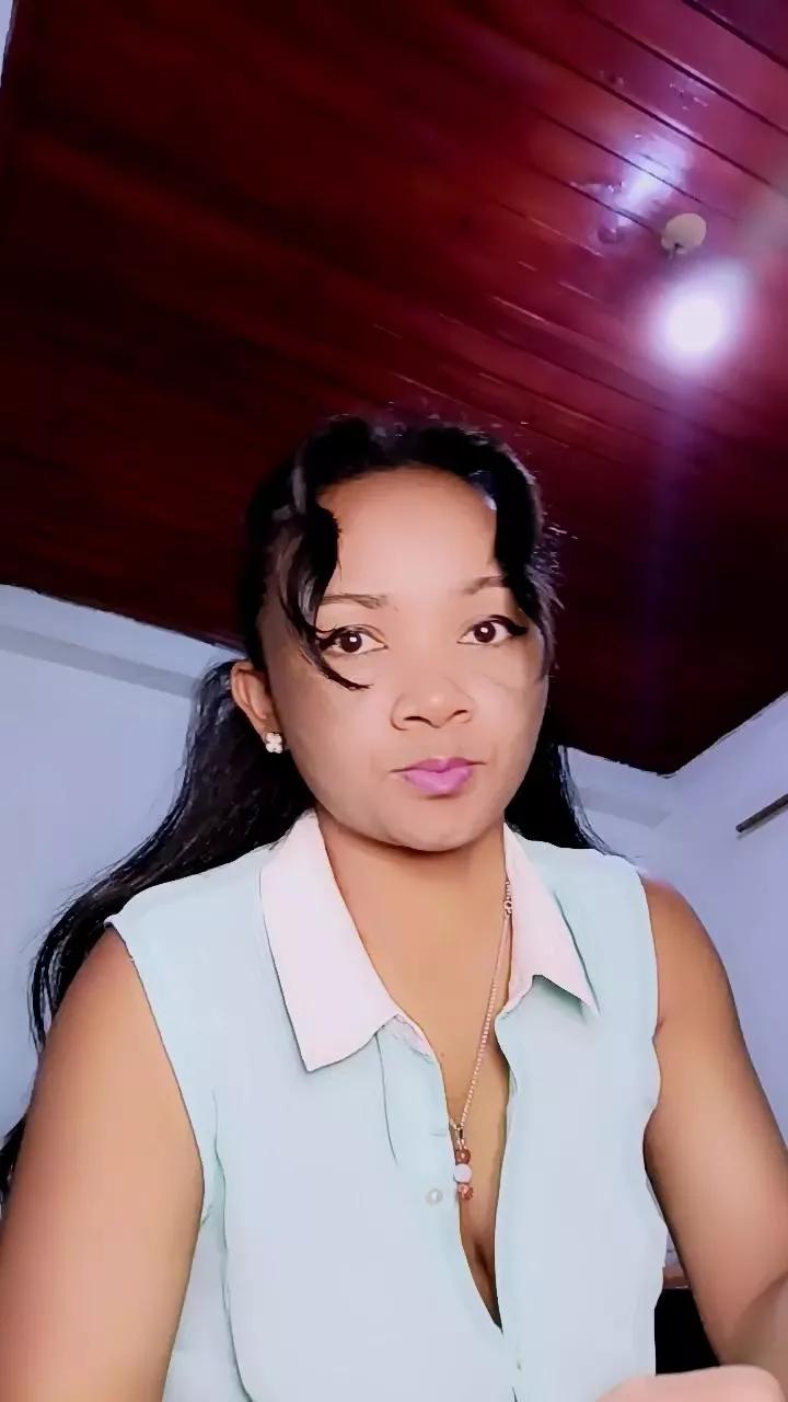queenny1 on Cam4 